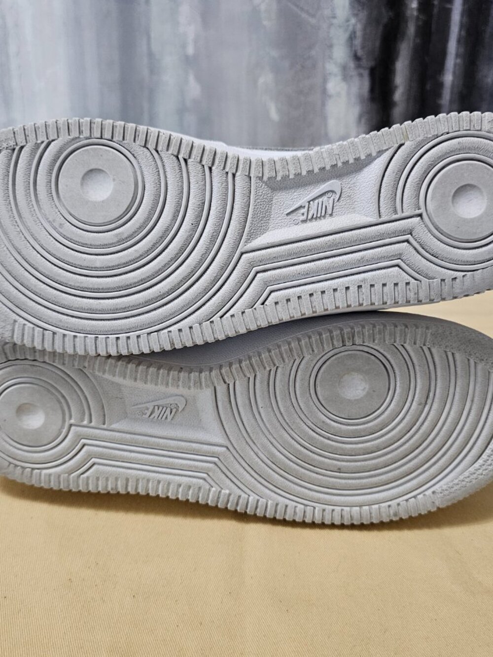 Nike Air Force 1 Low LE Triple White Sneakers - Size 7Y / Women’s Size 8.5 - Picture 6 of 7